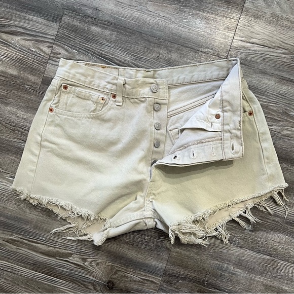 Levi Strauss 501 Cut-Off Shorts - Picture 5 of 6